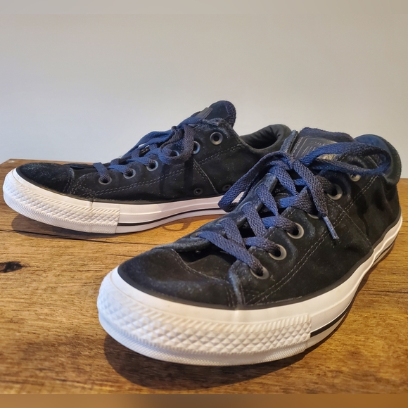 Women's Converse Chuck Taylor All Star Madison OX Black Suede Sneakers Size 10 - Picture 1 of 16